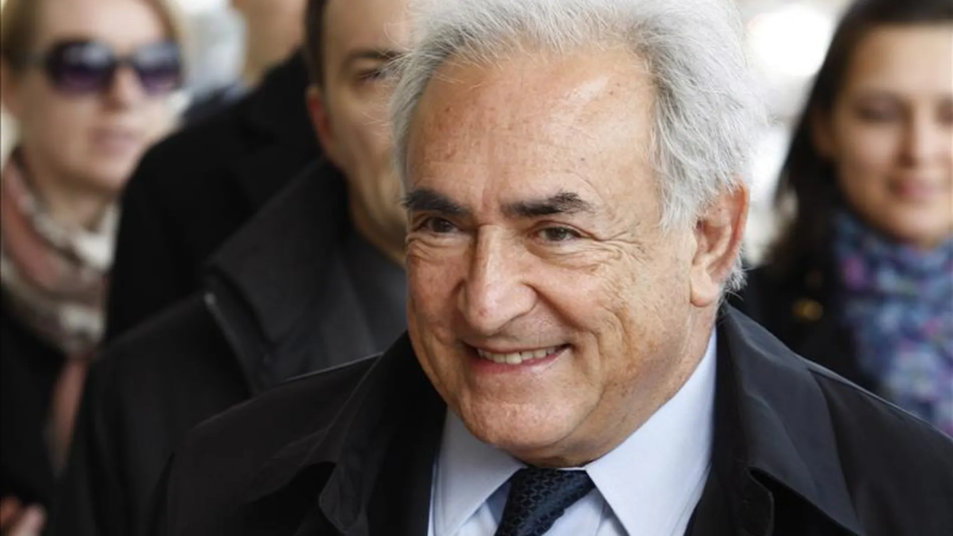Strauss-Kahn atribuye su escándalo a enemigos vinculados a Sarkozy Strauss-Kahn atribuye su escándalo a enemigos vinculados a Sarkozy