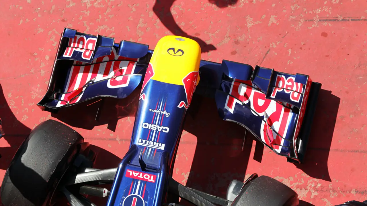 Un Red Bull entona el himno de EEUU con el motor de su monoplaza