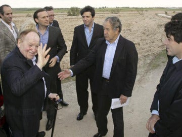 Sheldon Adelson, en los terrenos de Alcorcón