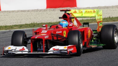 Fernando Alonso manda en los primeros libres de Montmeló con el nuevo F2012