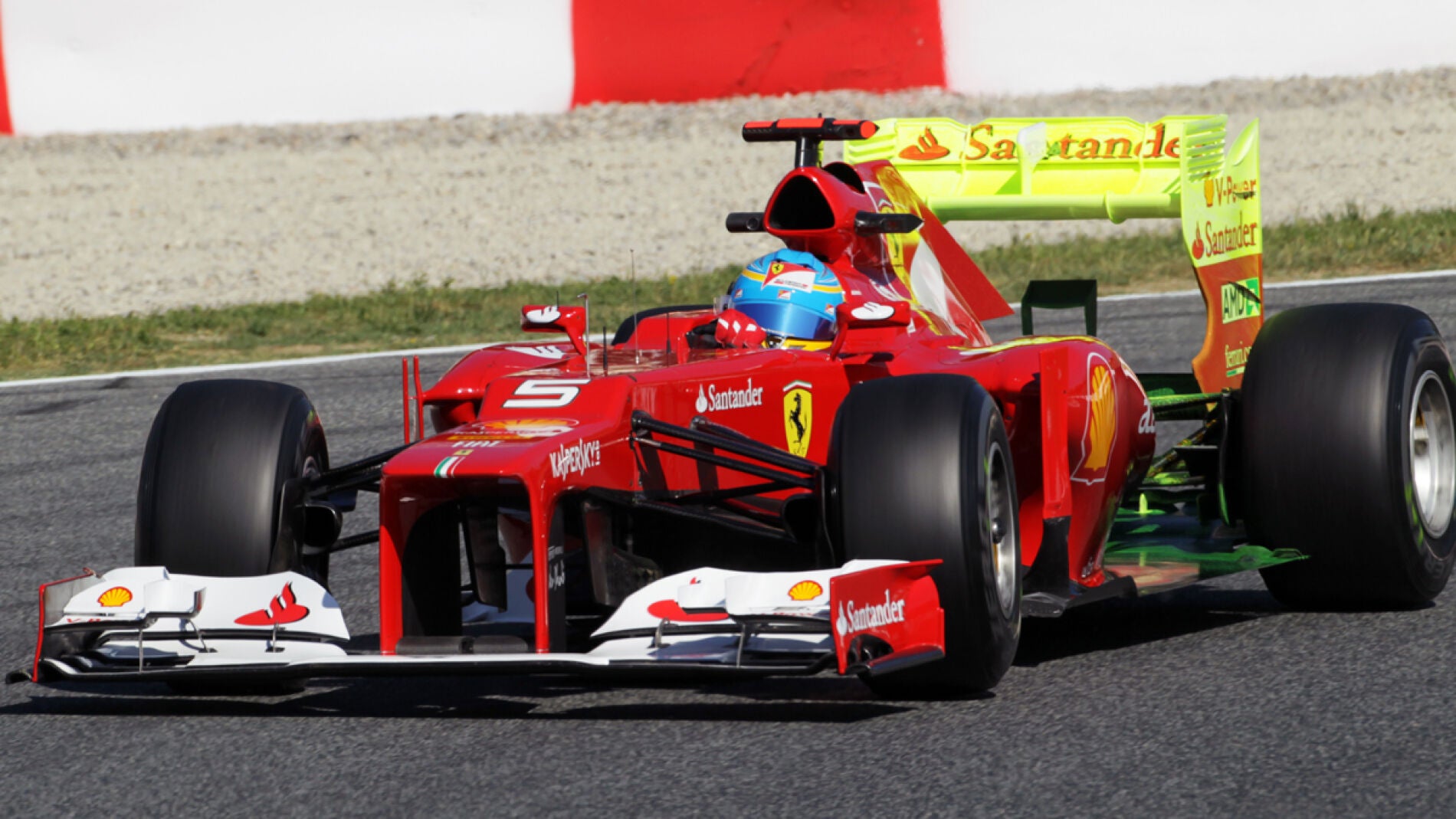El F2012 de Alonso, en los Libres 1