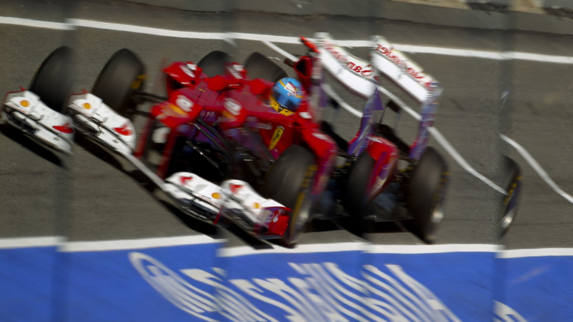 Alonso rueda en Barcelona
