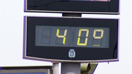 Un term&oacute;metro marca 40 grados.
