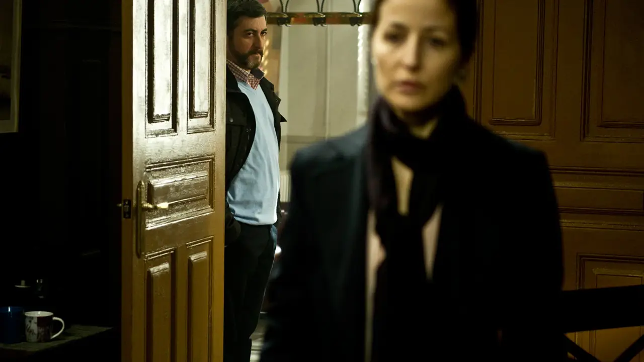 El alcalde observa a su mujer