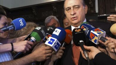 El ministro de Interior advierte de que el Gobierno protegerá a los pescadores y no aceptará humillaciones