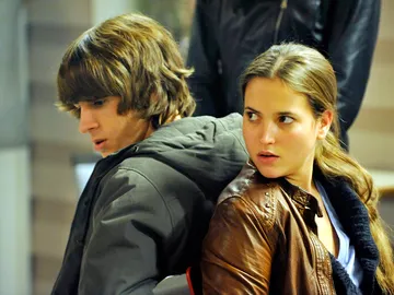 Los Protegidos, el Origen: Los lazos invisibles Los Protegidos, el Origen: Los lazos invisibles