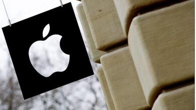 Apple se dispara en bolsa y logra la mayor capitalización bursátil de la historia