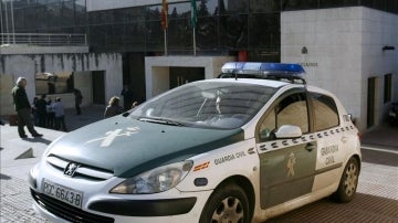 Imagen de un coche de policía en un suceso (Archivo).