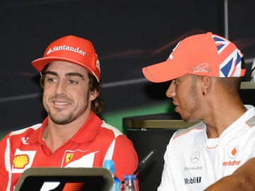 Alonso y Hamilton en rueda de prensa