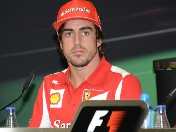 Alonso en la rueda de prensa de la FIA