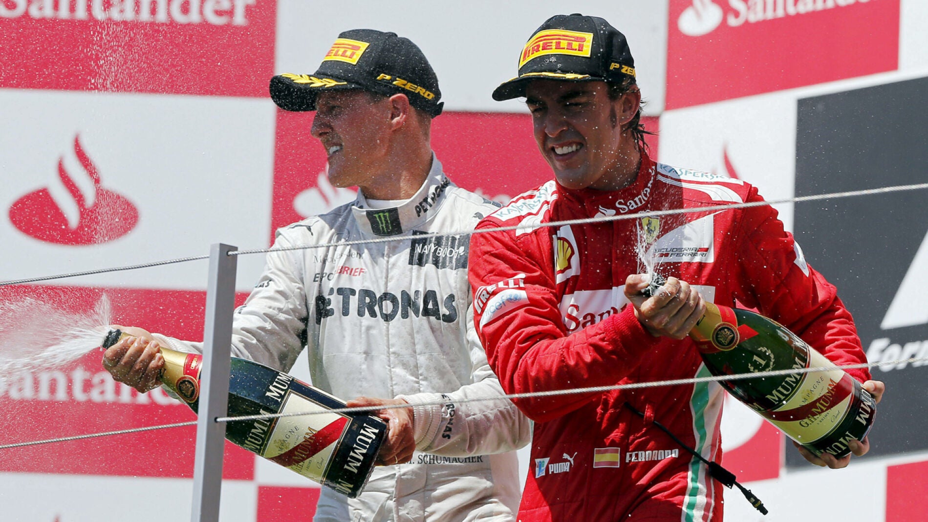 Schumacher y Alonso celebran su &eacute;xito