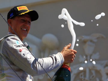 Schumacher celebra uno de sus innumerables podios en la Fórmula Uno