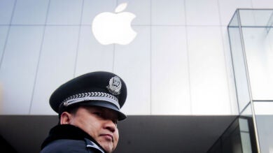 Una joven china se electrocuta con su iPhone al responder a una llamada