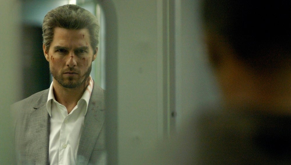 En 'Collateral' Cruise Interpreta a Vincent, un asesino a sueldo que viene a cumplir su misión y utilizará al taxista Max (Jamie Foxx) para llegar a tiempo a sus sangrientas citas.