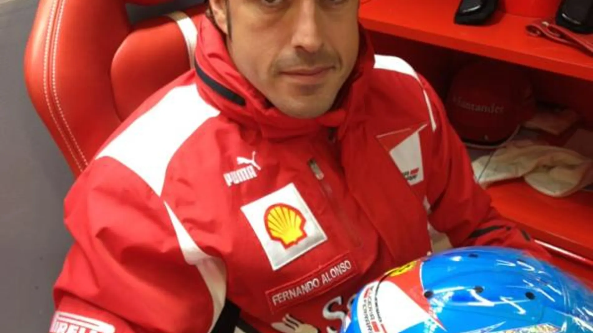 El casco de Alonso, con 'estrella'