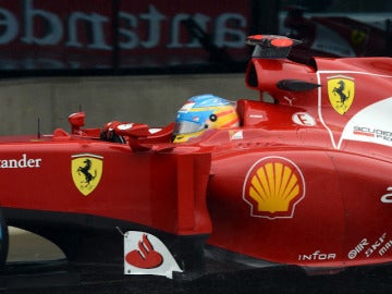 Alonso rueda en Silverstone