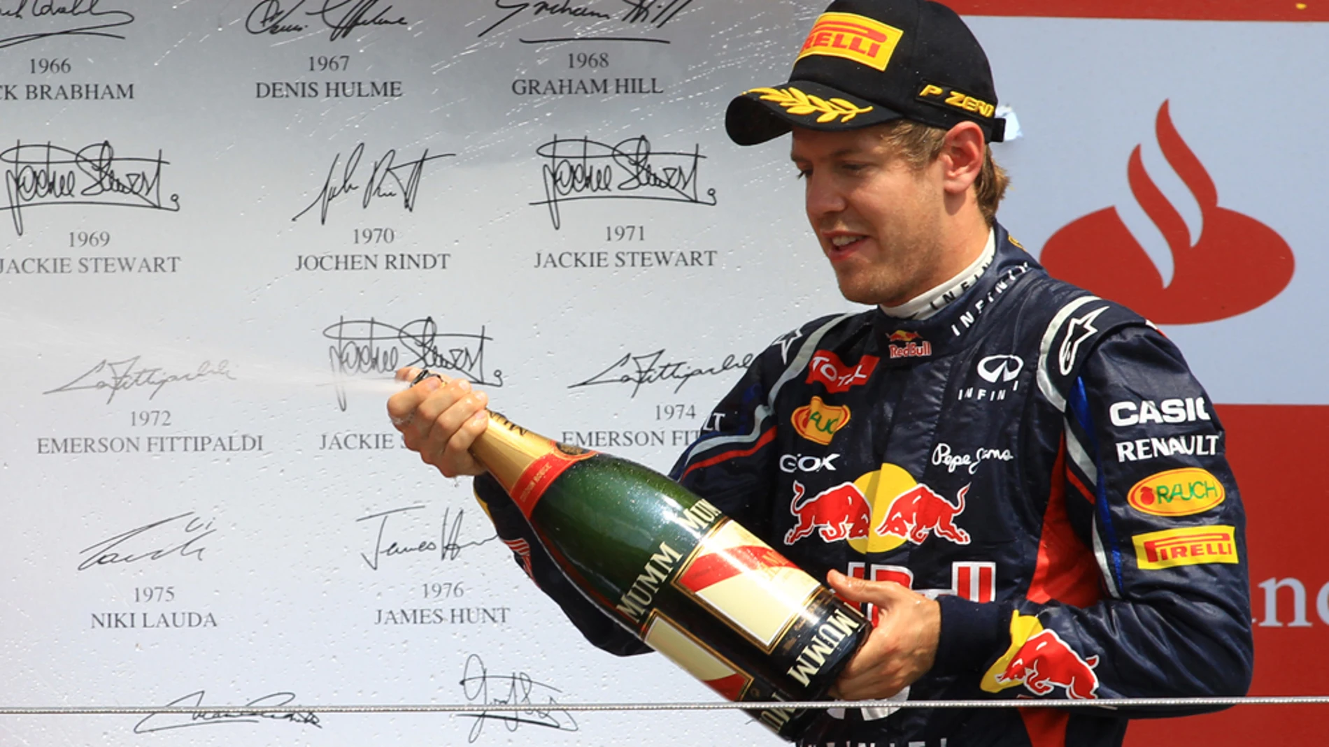Sebastian Vettel en el podio del GP de Gran Bretaña