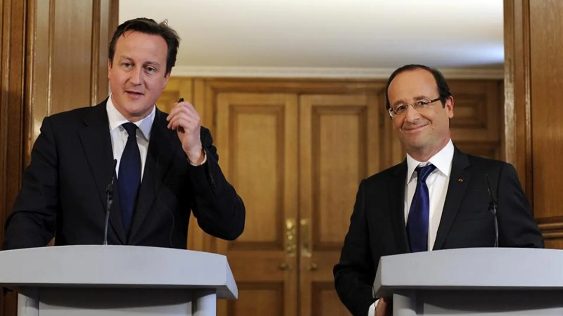 El presidente francés François Hollande y el primer ministro británico David Cameron El presidente francés François Hollande y el primer ministro británico David Cameron