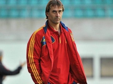 Lopetegui durante un encuentro con España