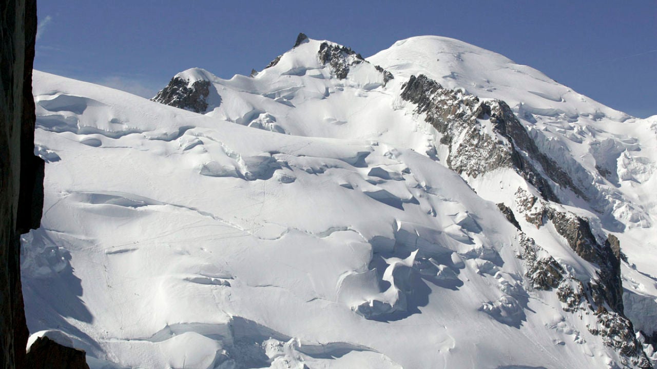Muere un mosso y otro queda herido grave en un accidente de alpinismo ...