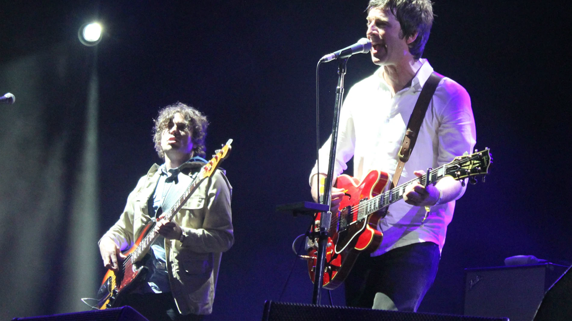 Noel Gallagher brilló con luz propia