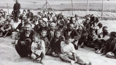 Una cadena de tiendas belga retira un disfraz de 'presos de campos de concentración nazis'