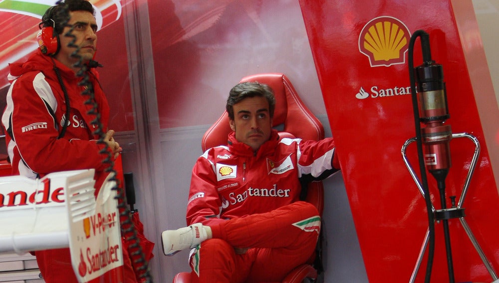 Andrea Stella y Alonso en Silverstone