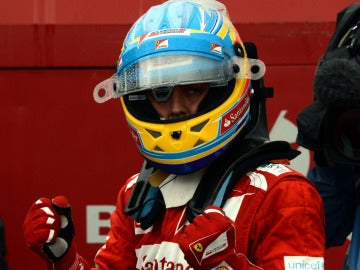 Alonso celebra la pole en Alemani