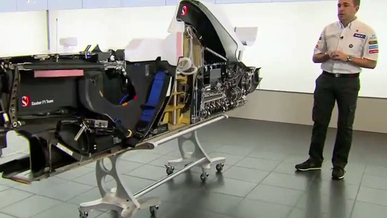 Sauber 'parte' su monoplaza por la mitad