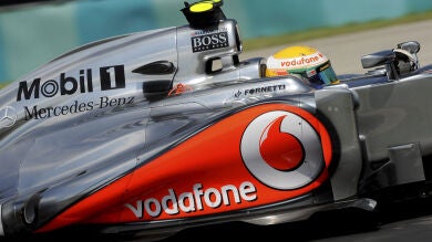 Hamilton mete miedo antes de la lluvia