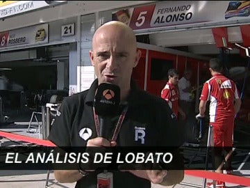 Antonio Lobato frente al box de Ferrari en el GP de Hungría
