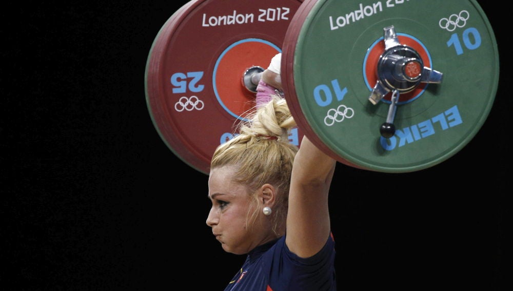 Lidia Valentín en la final de halterofilia -75 kilos