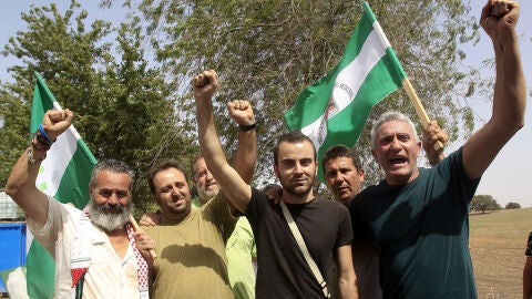 Juan Manuel S&aacute;nchez Gordillo junto a los detenidos