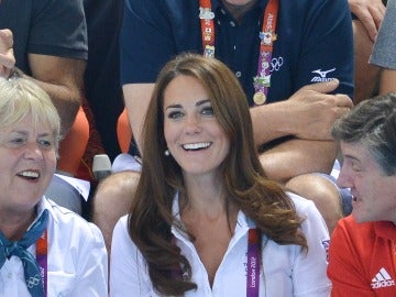 Kate Middleton muy atenta a la competición mientras que Alberto de Mónaco no sabemos en lo que estaría pensado