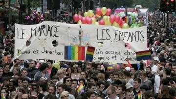 Más de la mitad de los franceses, a favor del matrimonio y de la adopción gay