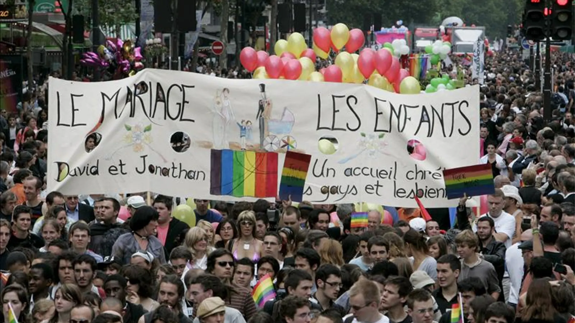 Más de la mitad de los franceses, a favor del matrimonio y de la adopción gay Más de la mitad de los franceses, a favor del matrimonio y de la adopción gay