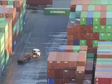 Las exportaciones han ayudado a bajar el déficit comercial Las exportaciones han ayudado a bajar el déficit comercial