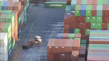 Las exportaciones han ayudado a bajar el déficit comercial
