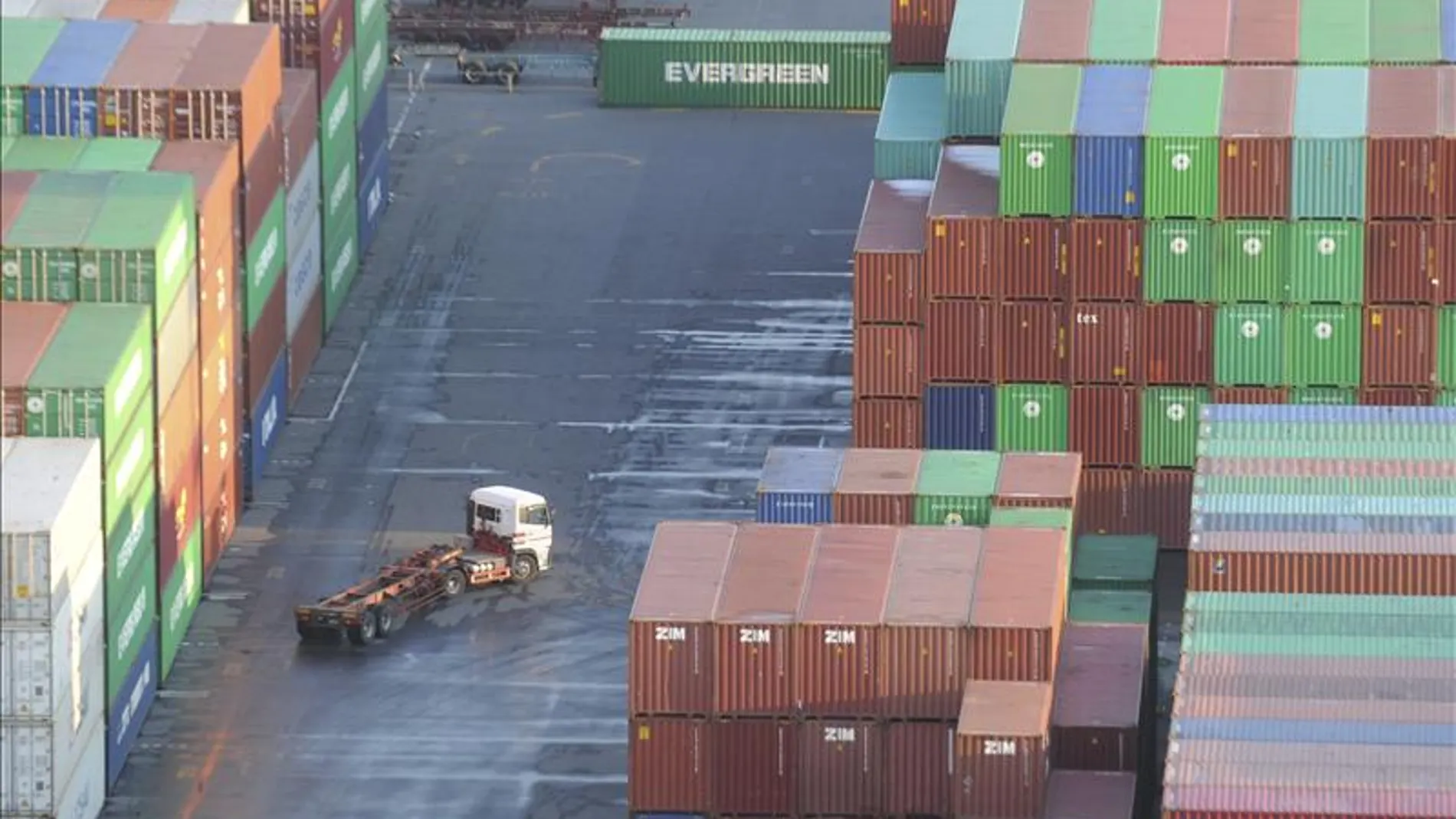 Las exportaciones han ayudado a bajar el déficit comercial Las exportaciones han ayudado a bajar el déficit comercial