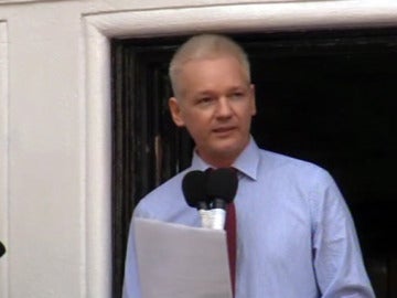 Julian Assange en la embajada de Ecuador