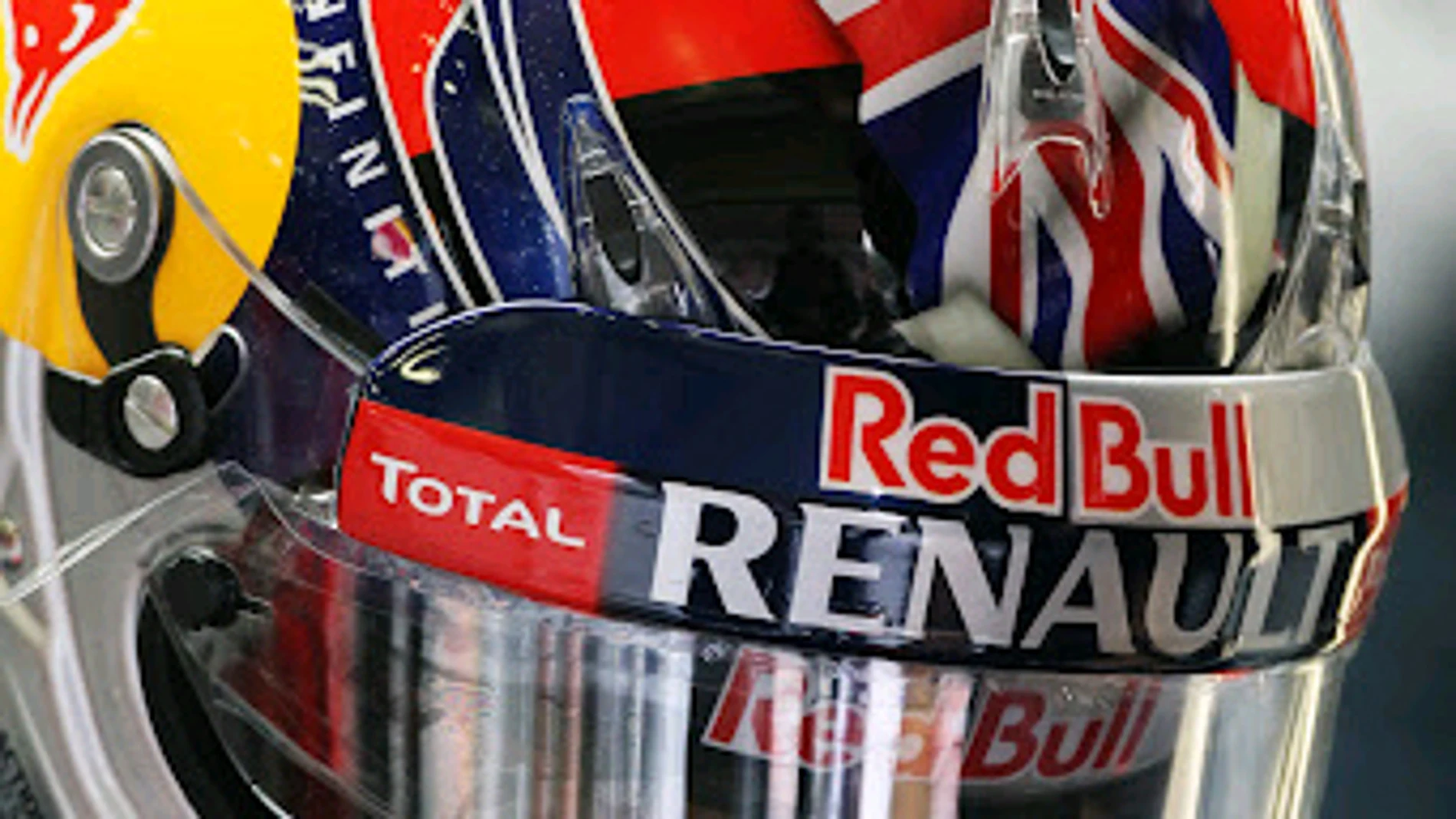 Vettel y su casco british