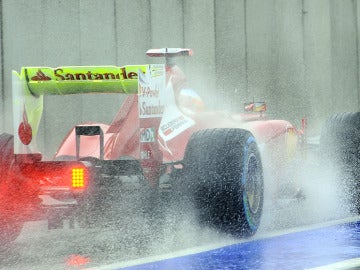 Fernando lucha con la lluvia