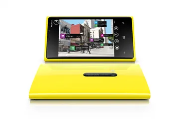 Teléfono Lumia, que presentaron Nokia y Microsoft Teléfono Lumia, que presentaron Nokia y Microsoft