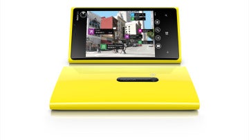 Teléfono Lumia, que presentaron Nokia y Microsoft