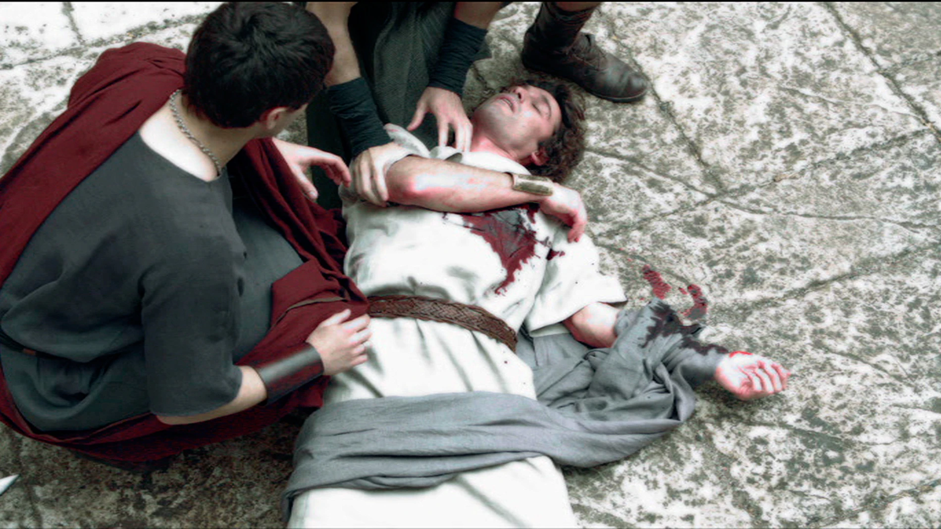 Fabio es asesinado por los hombres de Quinto
