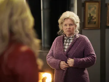 Emma se queda en Storybroke Emma se queda en Storybroke