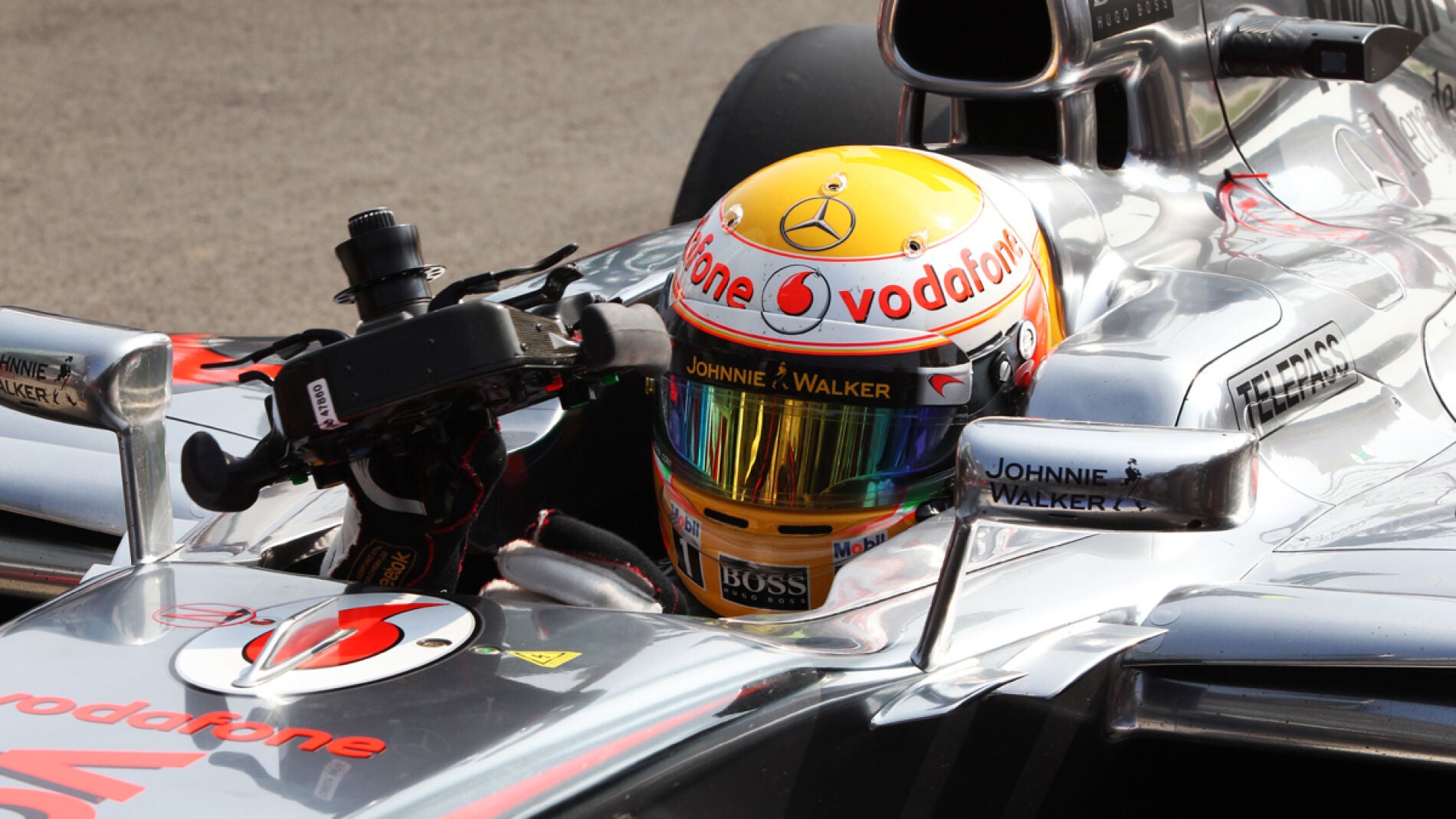 Lewis Hamilton logra la pole