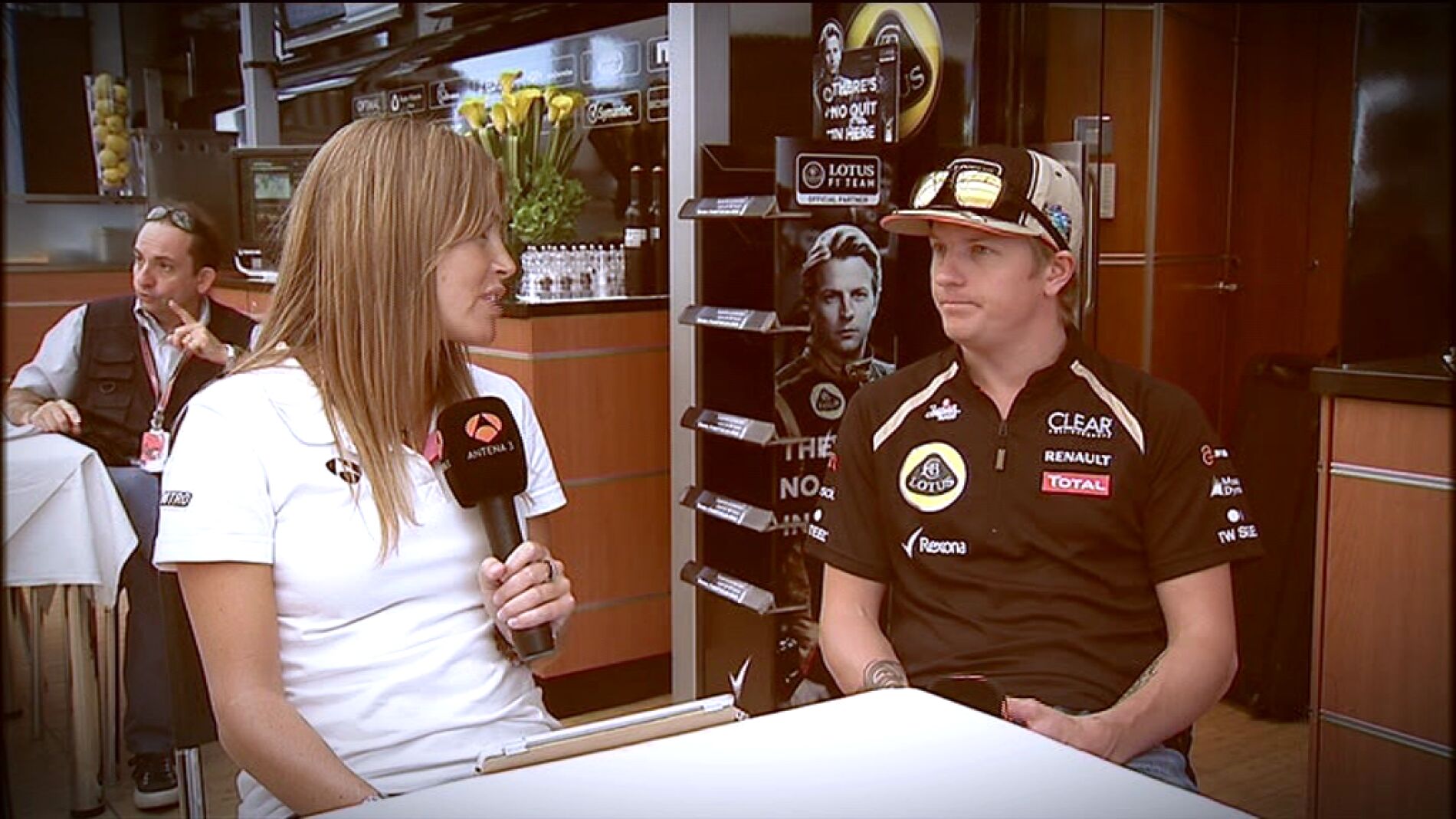 Nira Juanco entrevista a Kimi Raikkonen