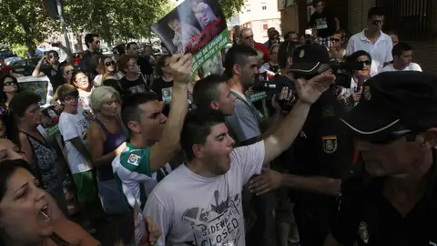 La gente ha increpado a Bretón a las puertas del juzgado La gente ha increpado a Bretón a las puertas del juzgado