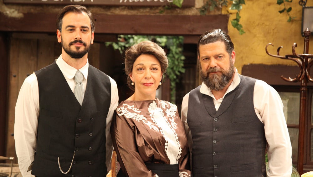 Olmo, doña Francisca y Mauricio